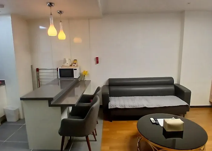 Hotel 스테이18 *